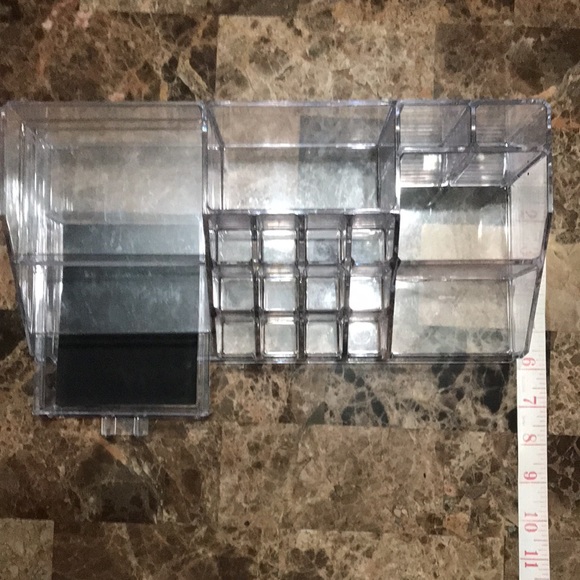 Set of 2 Lucite makeup organizers! - Picture 2 of 3